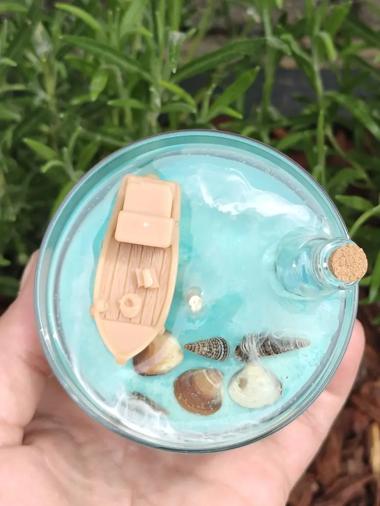 une bouteille a la mer1.webp